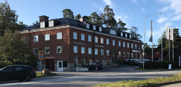 Lejonet 42, kontorsbyggnad i tegel på Lejonvägen