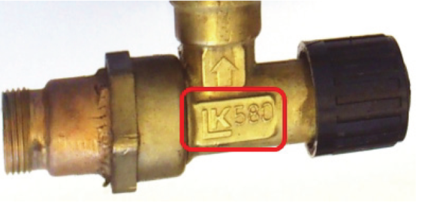 Avstängningsventil märkt LK580 som är en del av en icke godkänd vattenmätarkonsol.