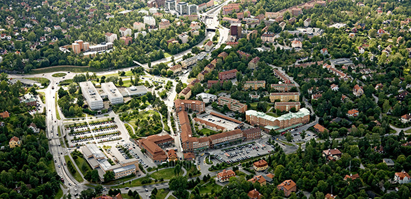 Drönarbild över Lidingö centrum