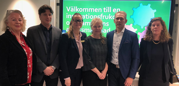 Från vänster: Birgitta Sköld, (LP), vice ordförande i kommunstyrelsen och ordförande i omsorgs- och socialnämnden, Tor Hatlevoll, arbetsmarknadsekonom, Sveriges Kommuner och Landsting (SKR), Malin Rosenqvist, näringslivschef, Anna Skagersten, chef för arbetsmarknadsenheten, Jean Passchier, biträdande regionchef, Arbetsförmedlingen och Edel Karlsson Håål, lönebildningsexpert och projektledare, Svenskt Näringsliv.