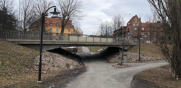 Arbete pågår fram till sommaren på bron på Lejonvägen.