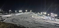 Snökanonerna har gått varma i Ekholmsnäsbacken.