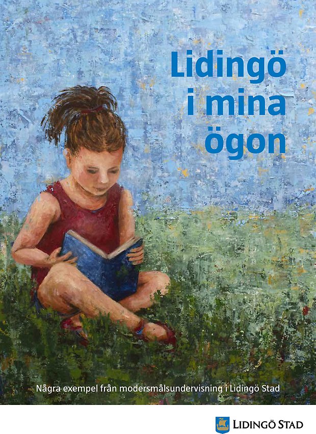 Framsida på boken Lidingö i mona ögon. En flicka som sitter i gräset och läser en bok.