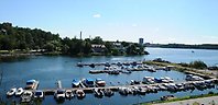 Hamn med båtar på Lidingö