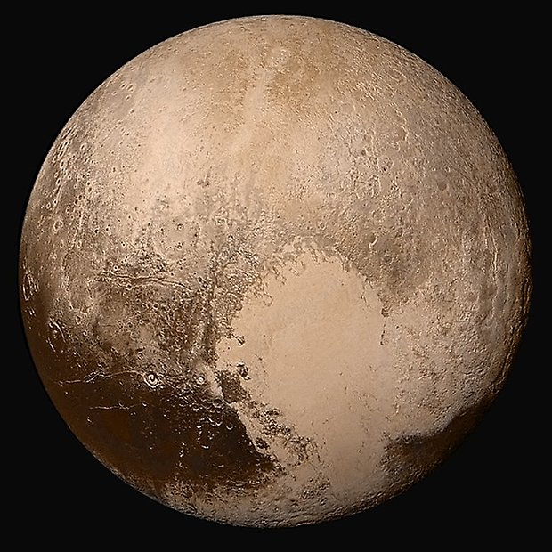 Bild på Pluto, tagen från New Horizons, 14 juli 2015.