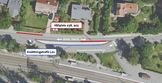 En ny tillfällig plattform byggs vid Baggeby station för Lidingöbanans ersättningsbussar. Från 1 april har hållplatser för ordinarie busslinjer 238 och 923 flyttats något.
